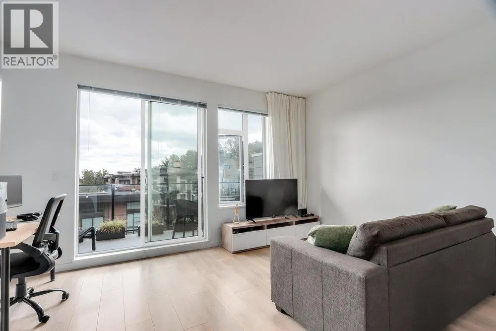 725 MARINE DRIVE