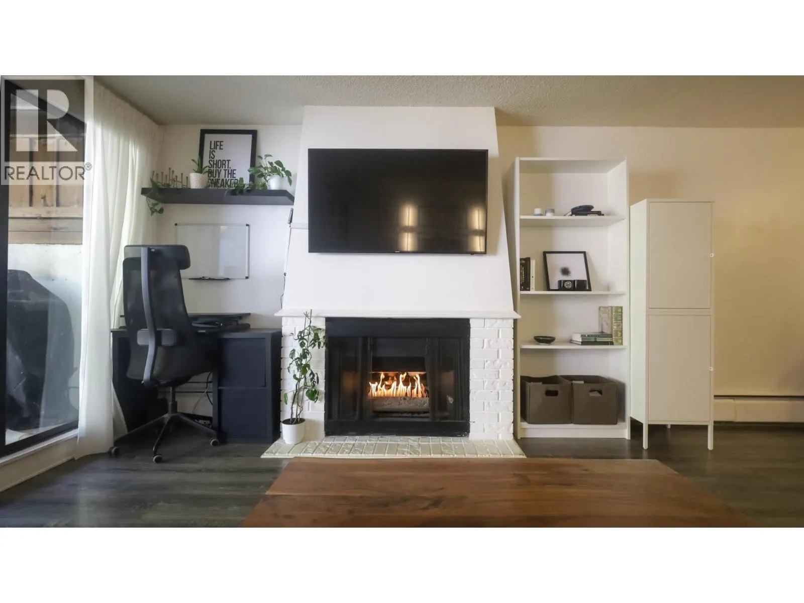 214 5340 HASTINGS STREET
