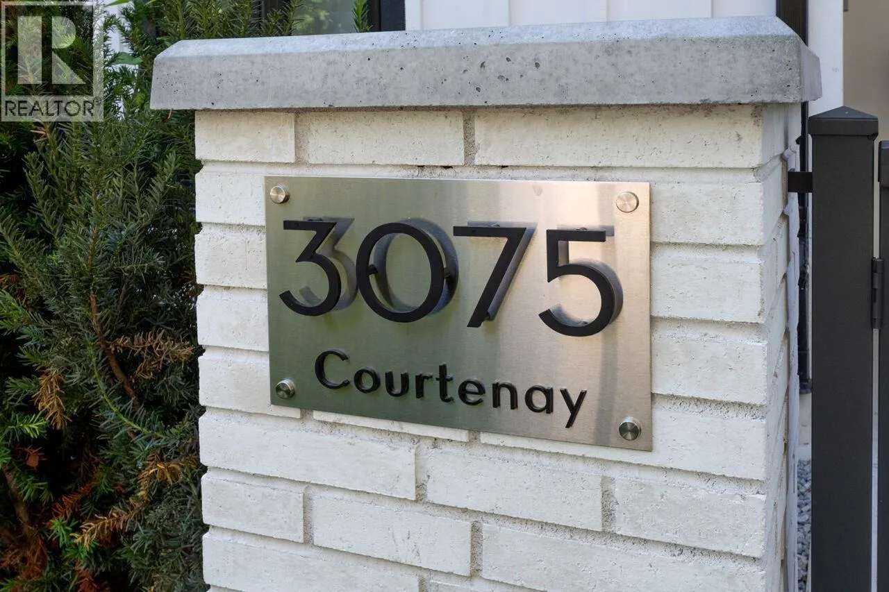 3075 COURTENAY STREET