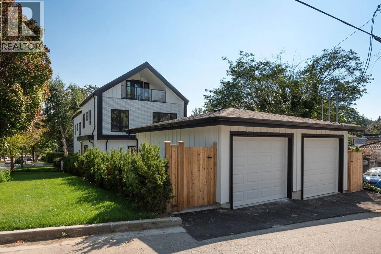 3075 COURTENAY STREET