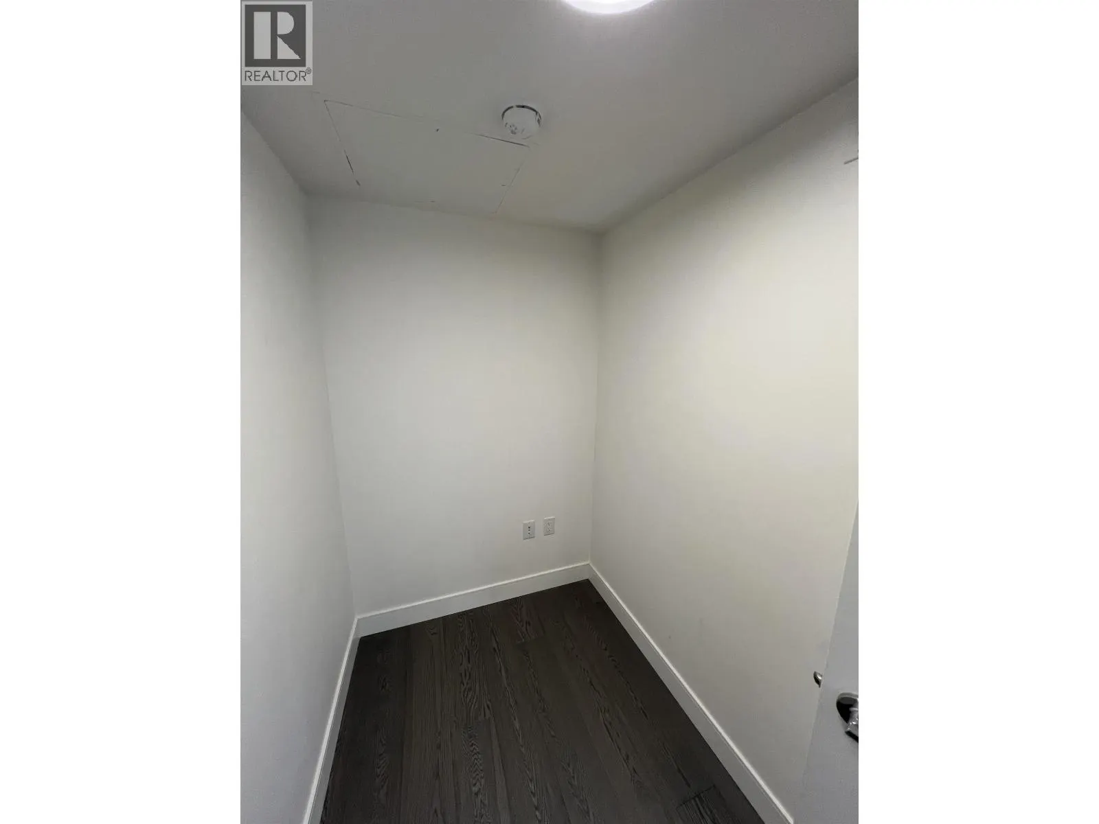 4xx 477 W 59 AVENUE