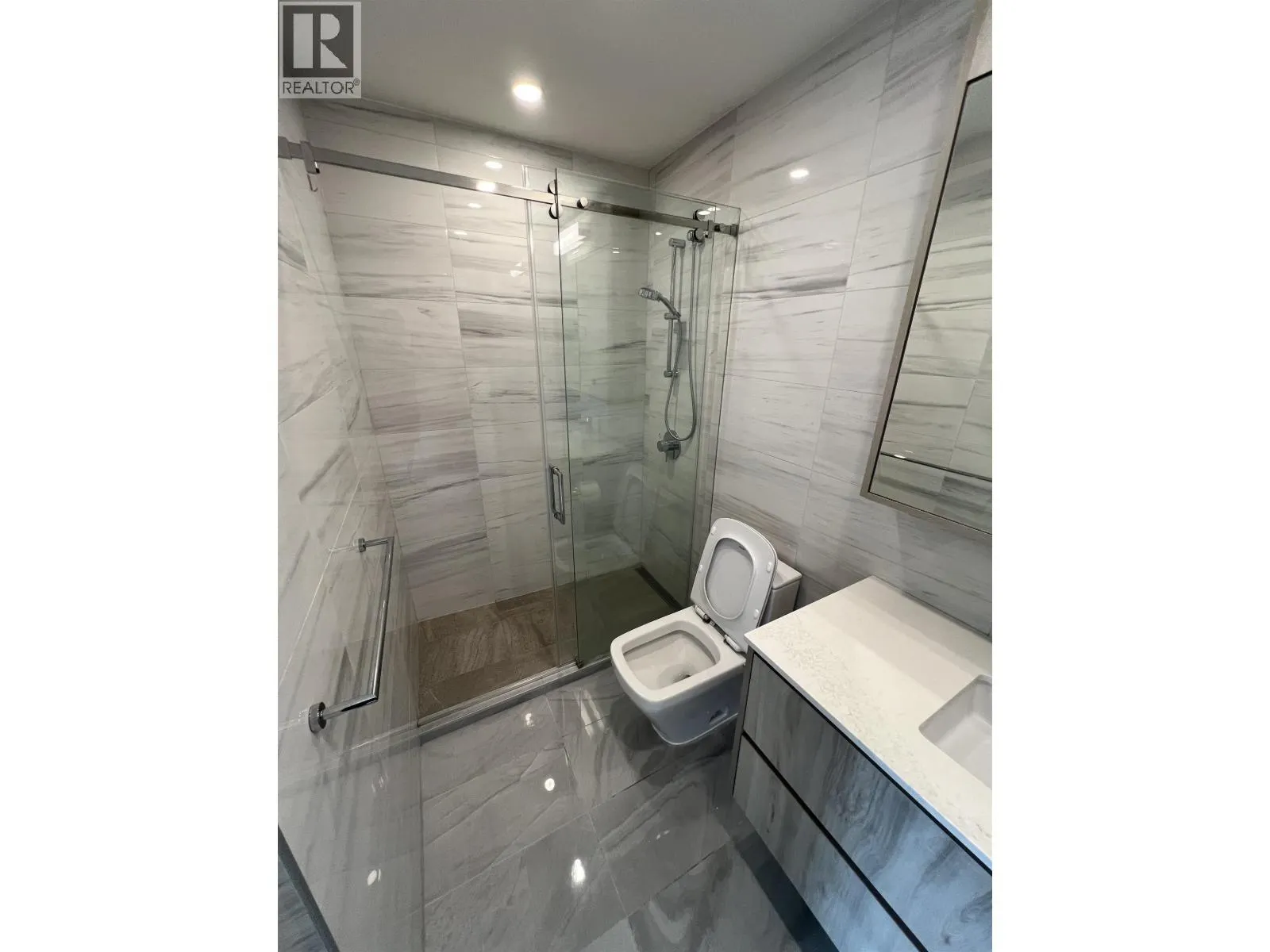 4xx 477 W 59 AVENUE
