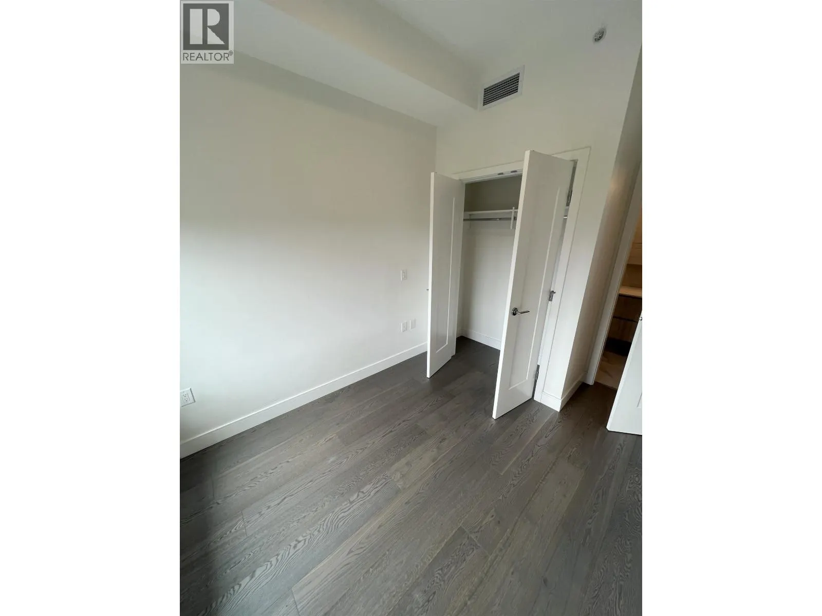 4xx 477 W 59 AVENUE