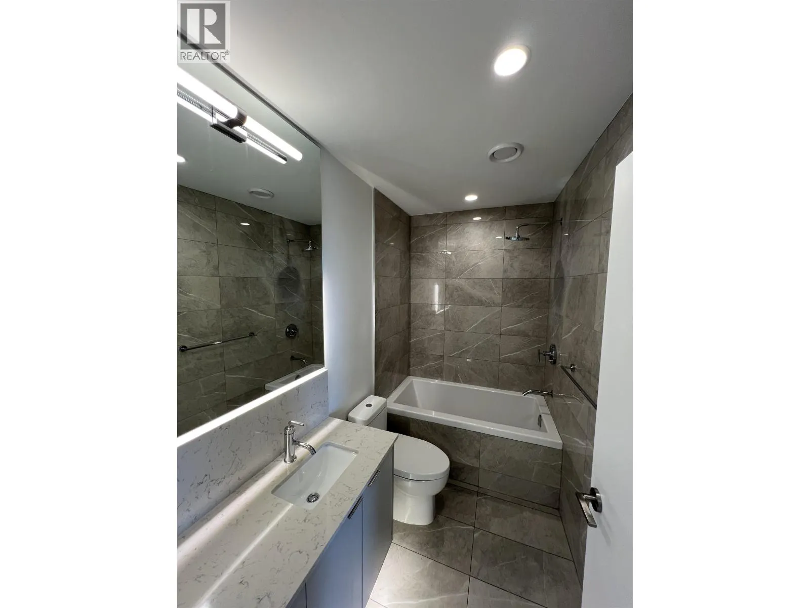 3xx 7638 CAMBIE STREET