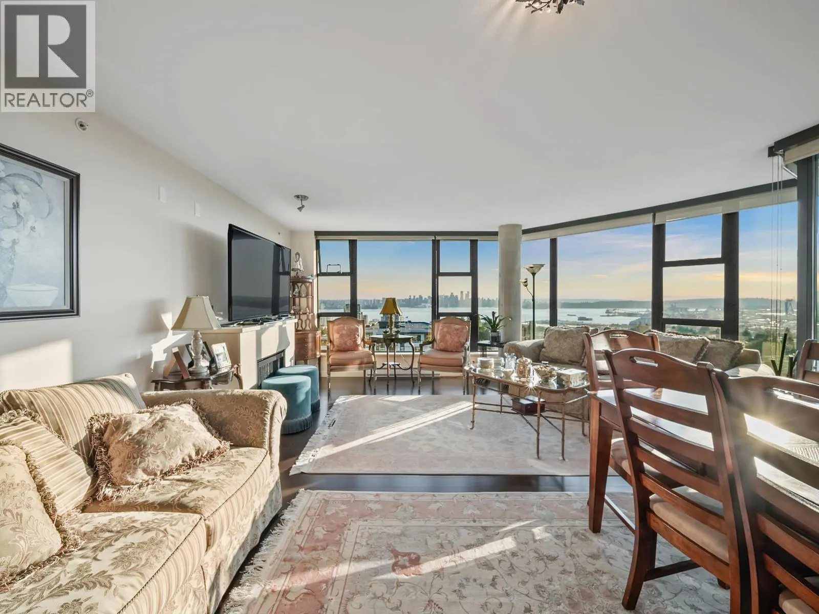 805 683 W VICTORIA PARK