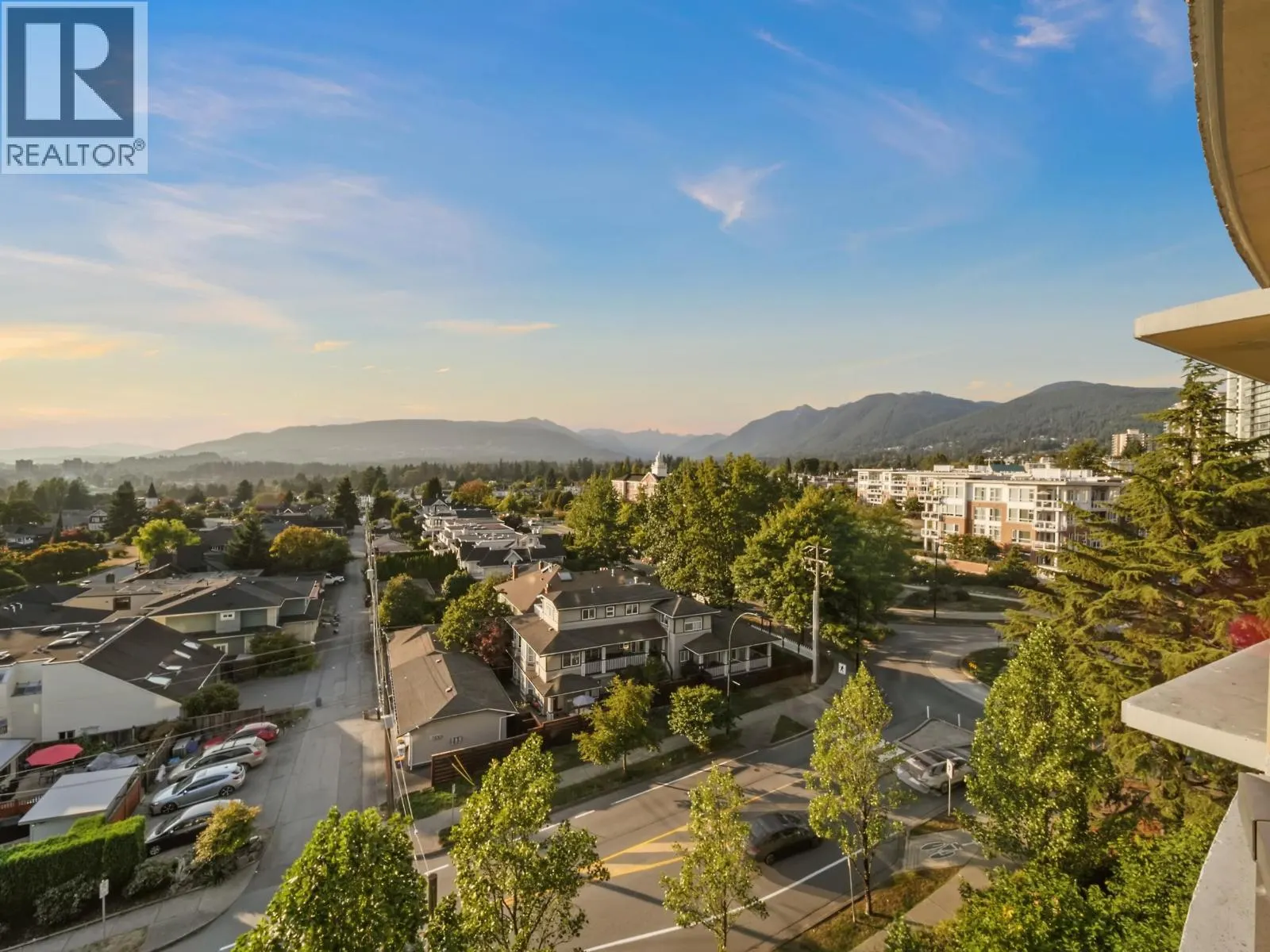 805 683 W VICTORIA PARK