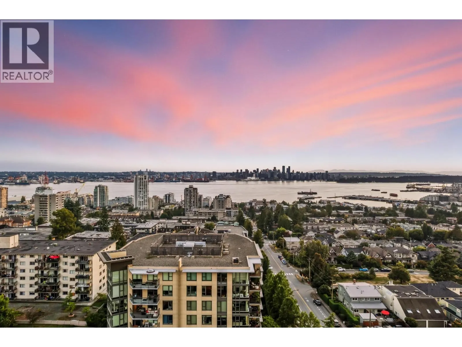805 683 W VICTORIA PARK