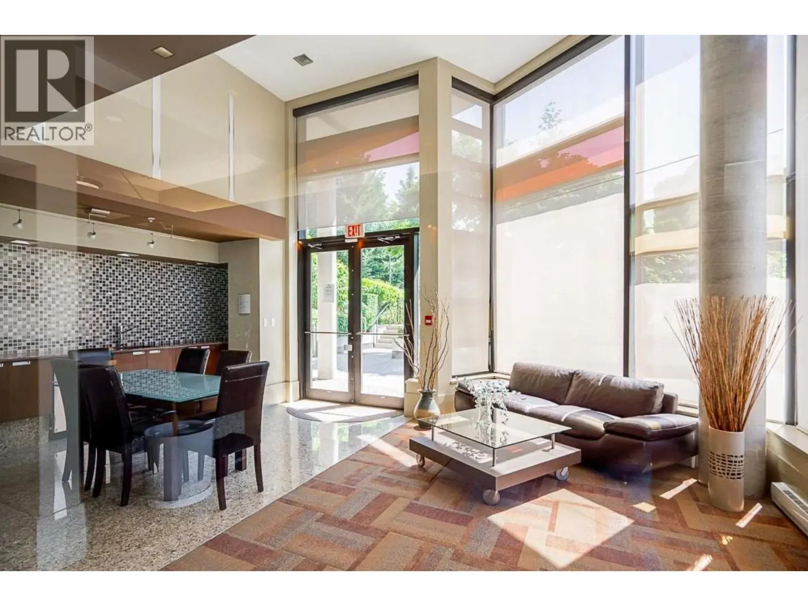 805 683 W VICTORIA PARK