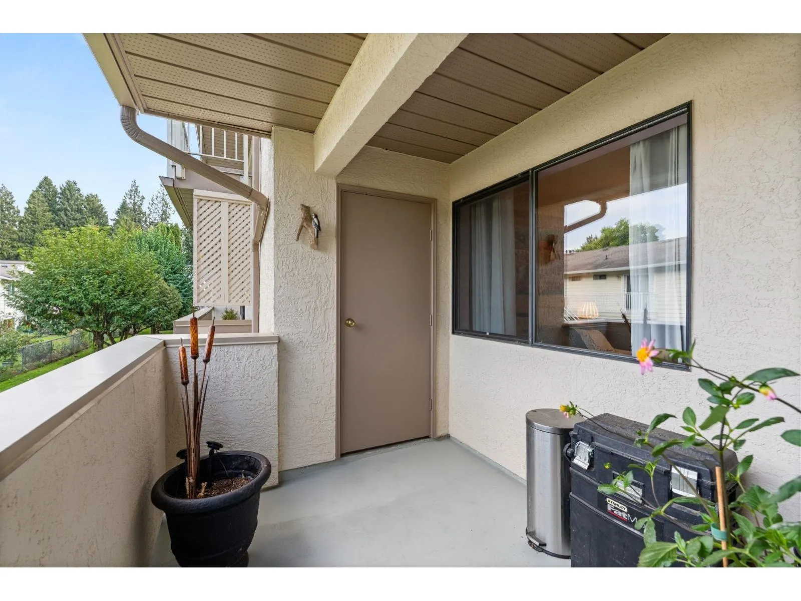 109 33233 E BOURQUIN CRESCENT