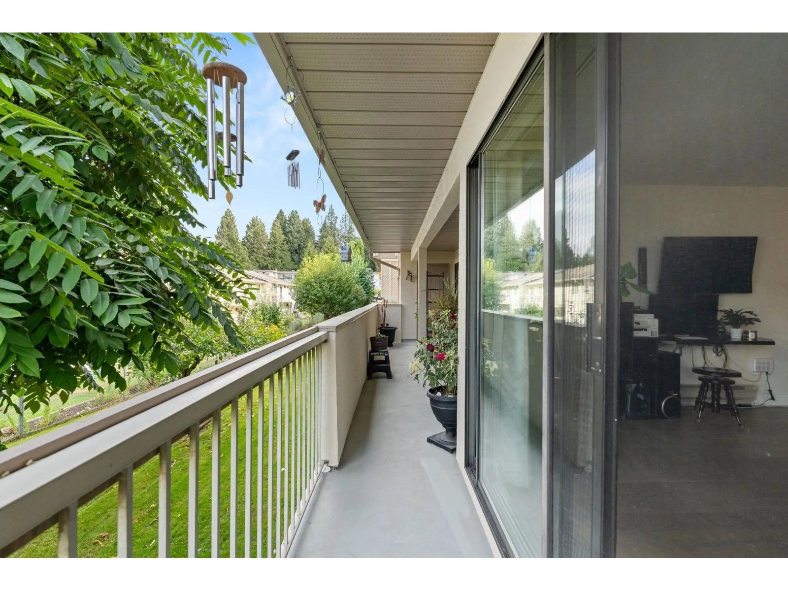 109 33233 E BOURQUIN CRESCENT