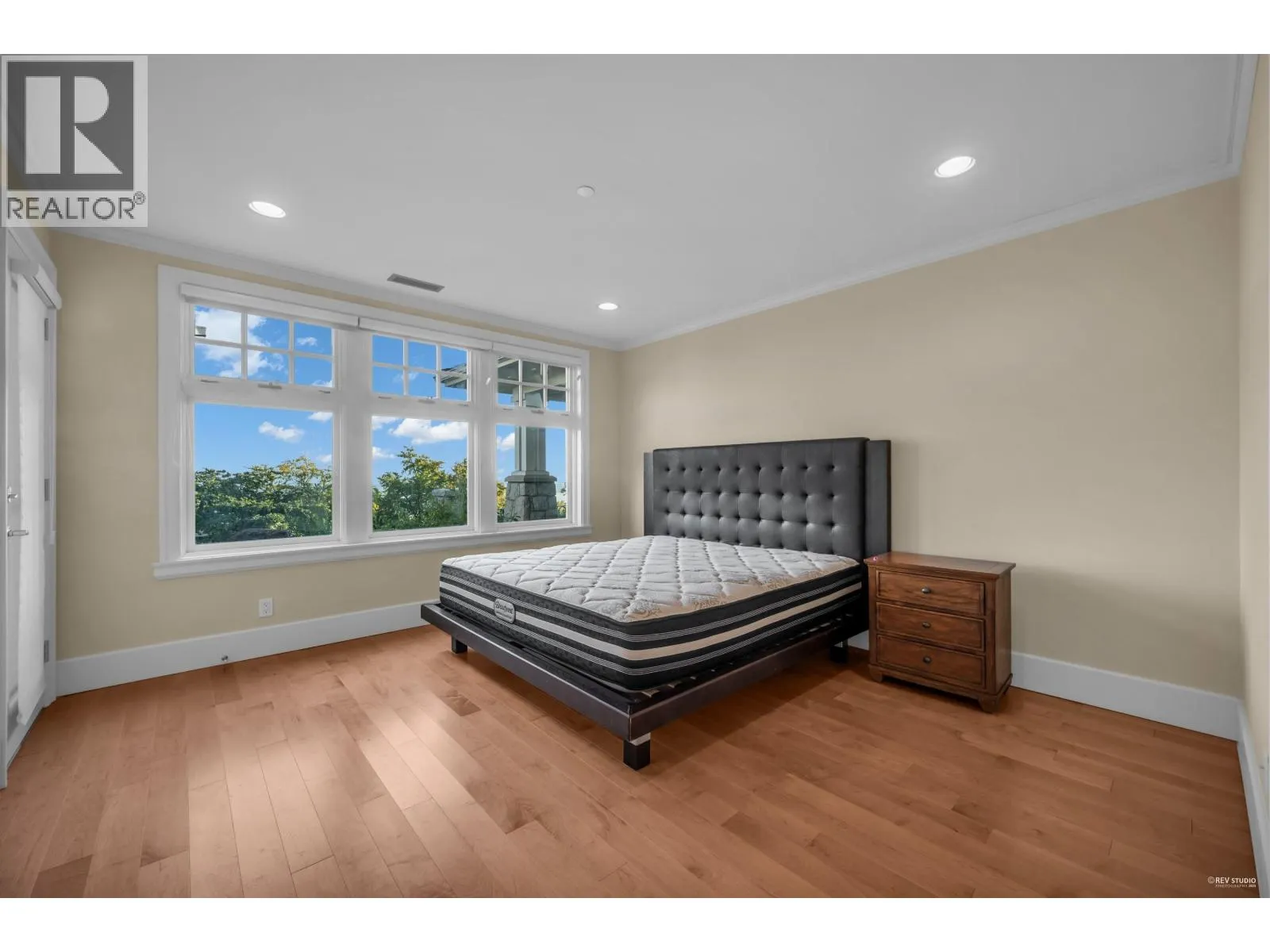 2263 LYTHE COURT