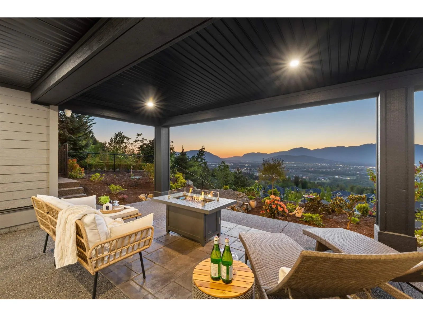 5487 MACLACHLAN PLACE|Promontory