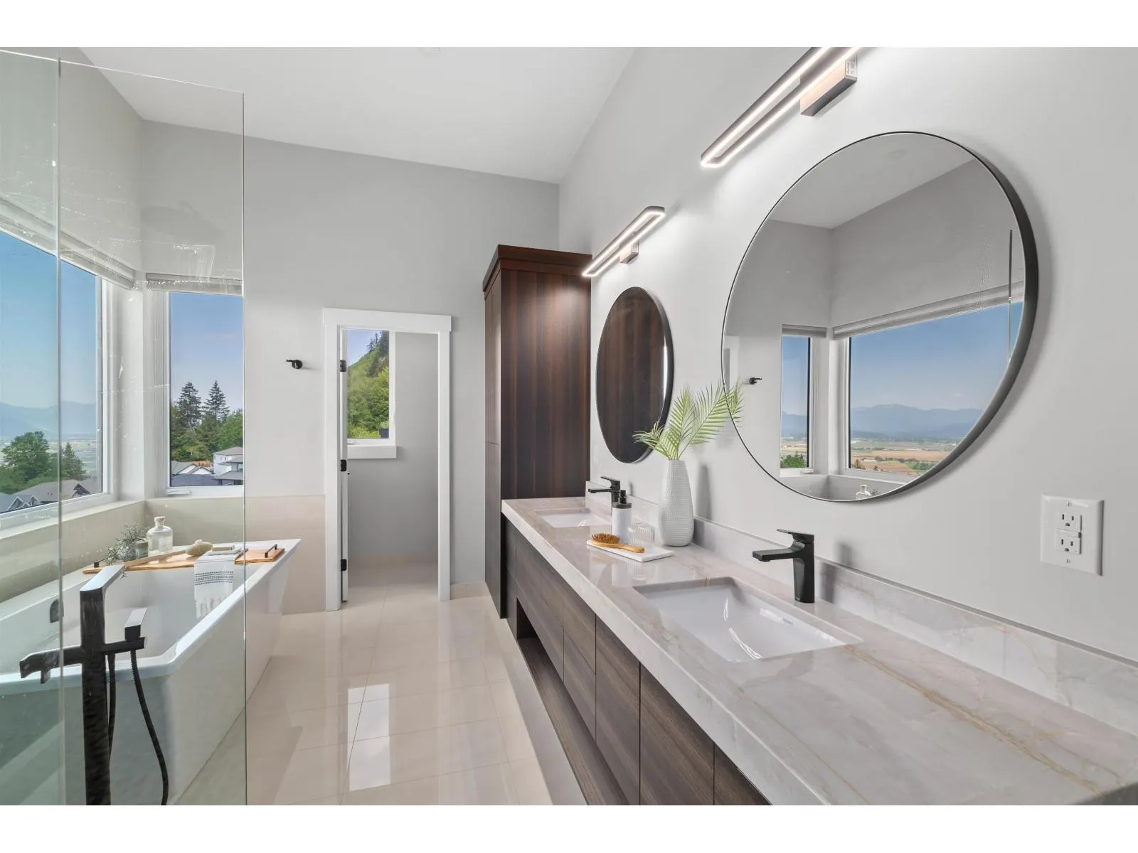 5487 MACLACHLAN PLACE|Promontory
