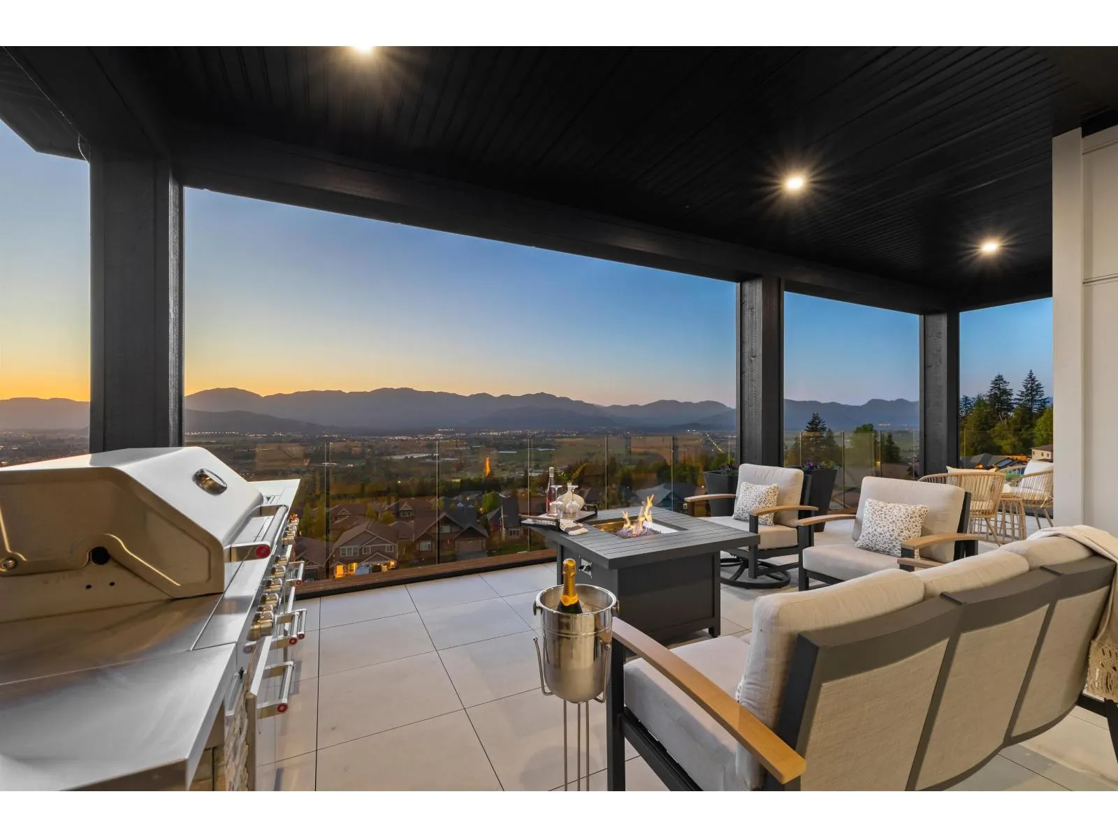 5487 MACLACHLAN PLACE|Promontory