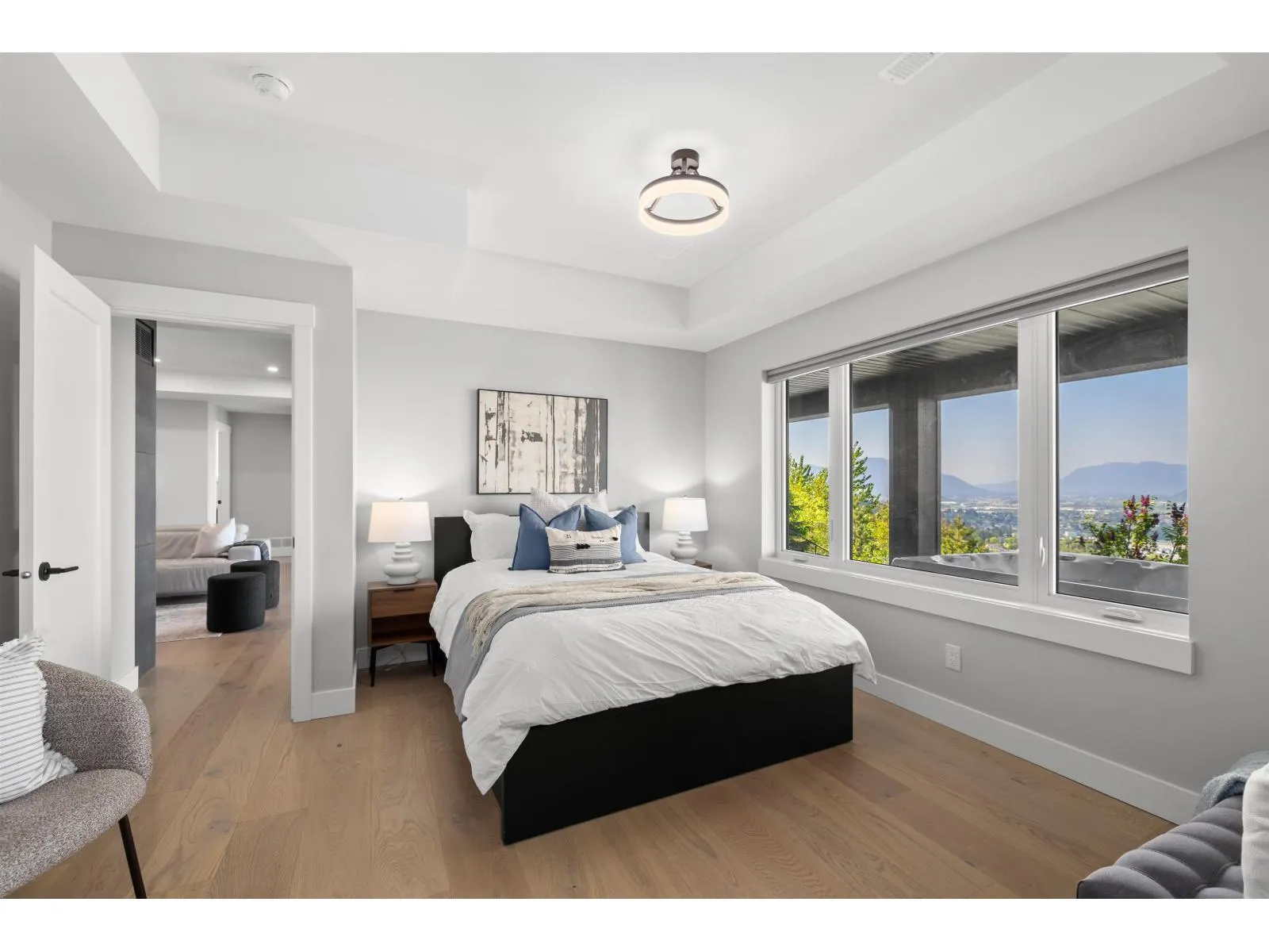 5487 MACLACHLAN PLACE|Promontory
