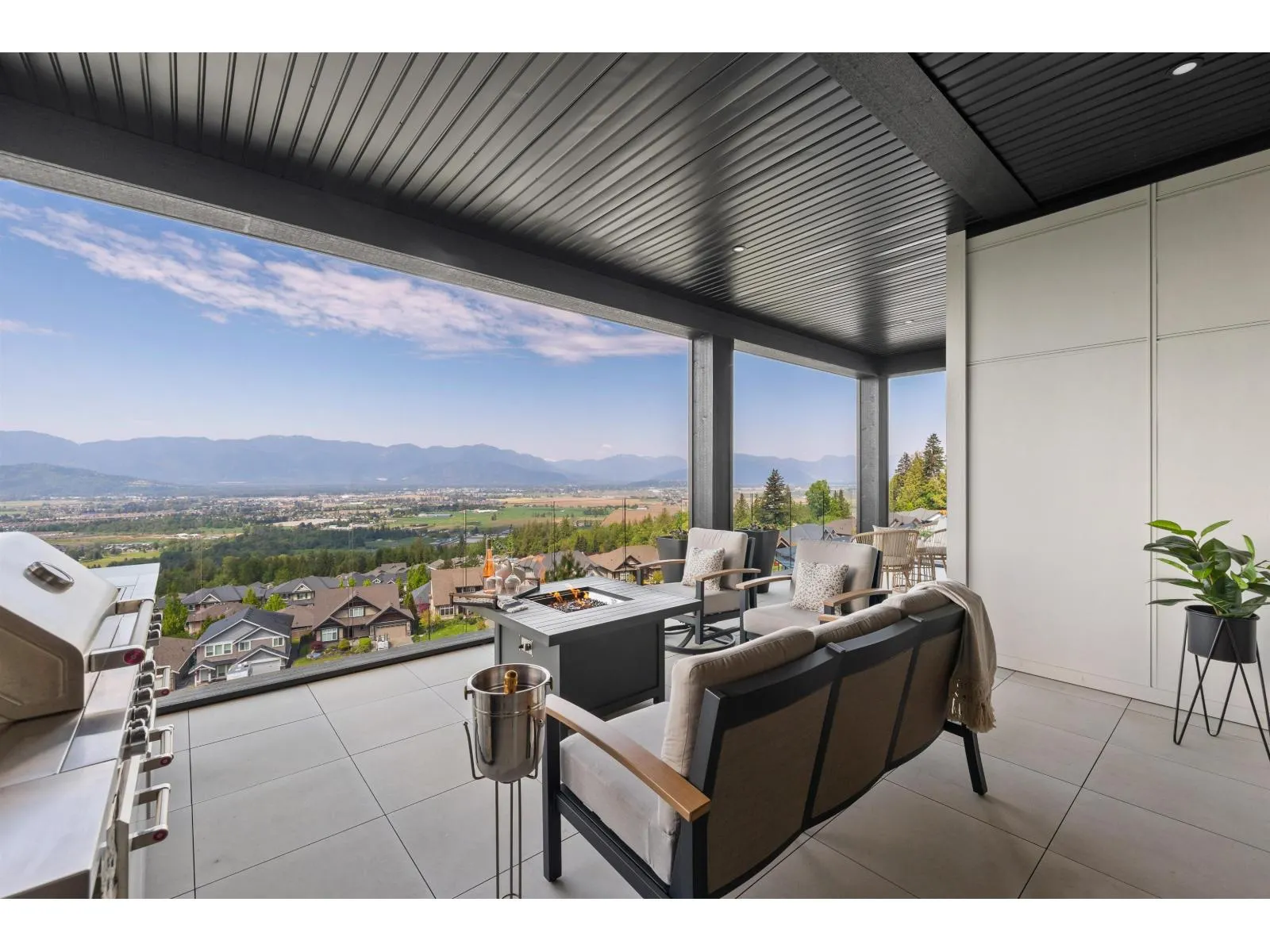 5487 MACLACHLAN PLACE|Promontory