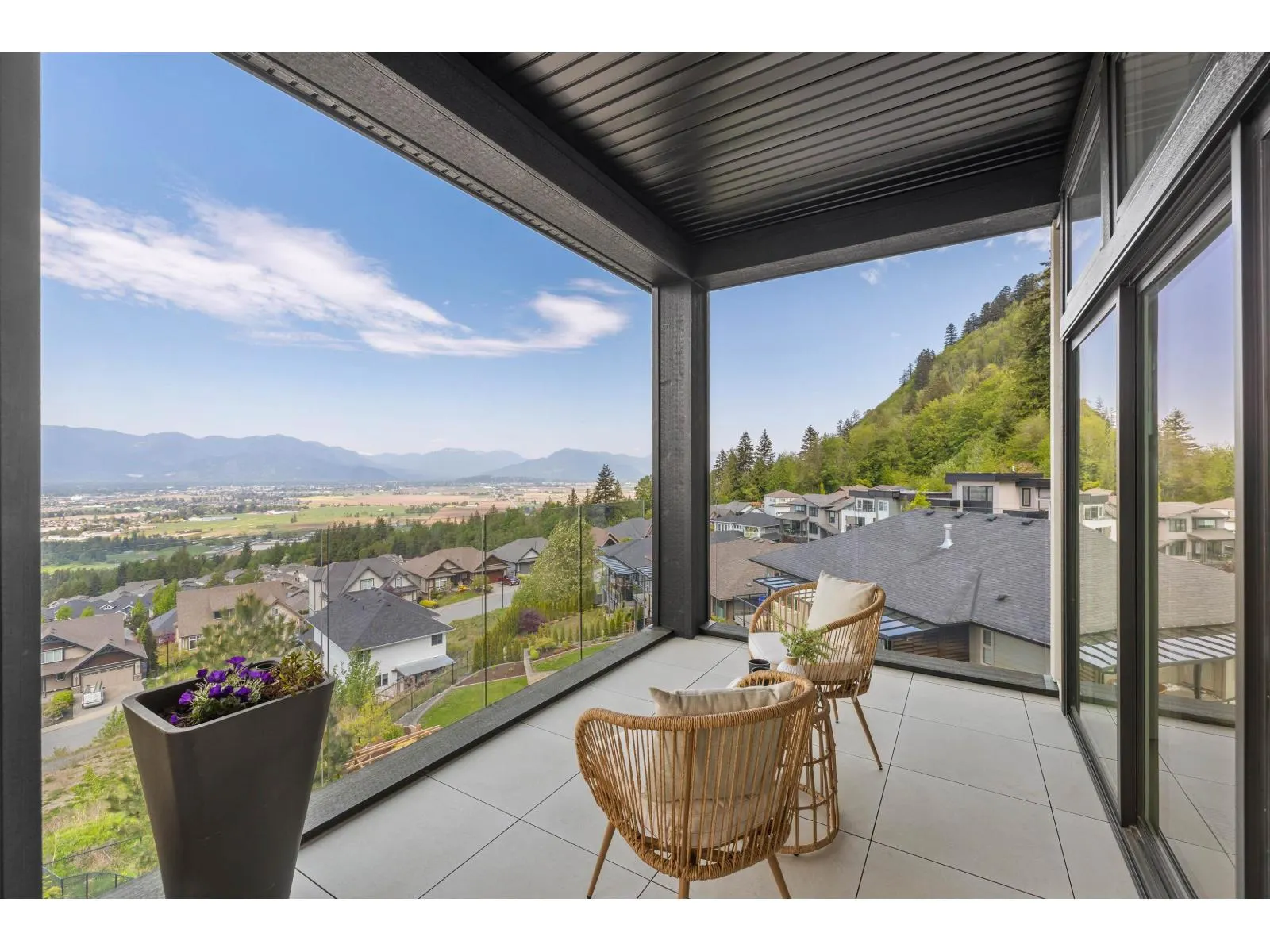 5487 MACLACHLAN PLACE|Promontory