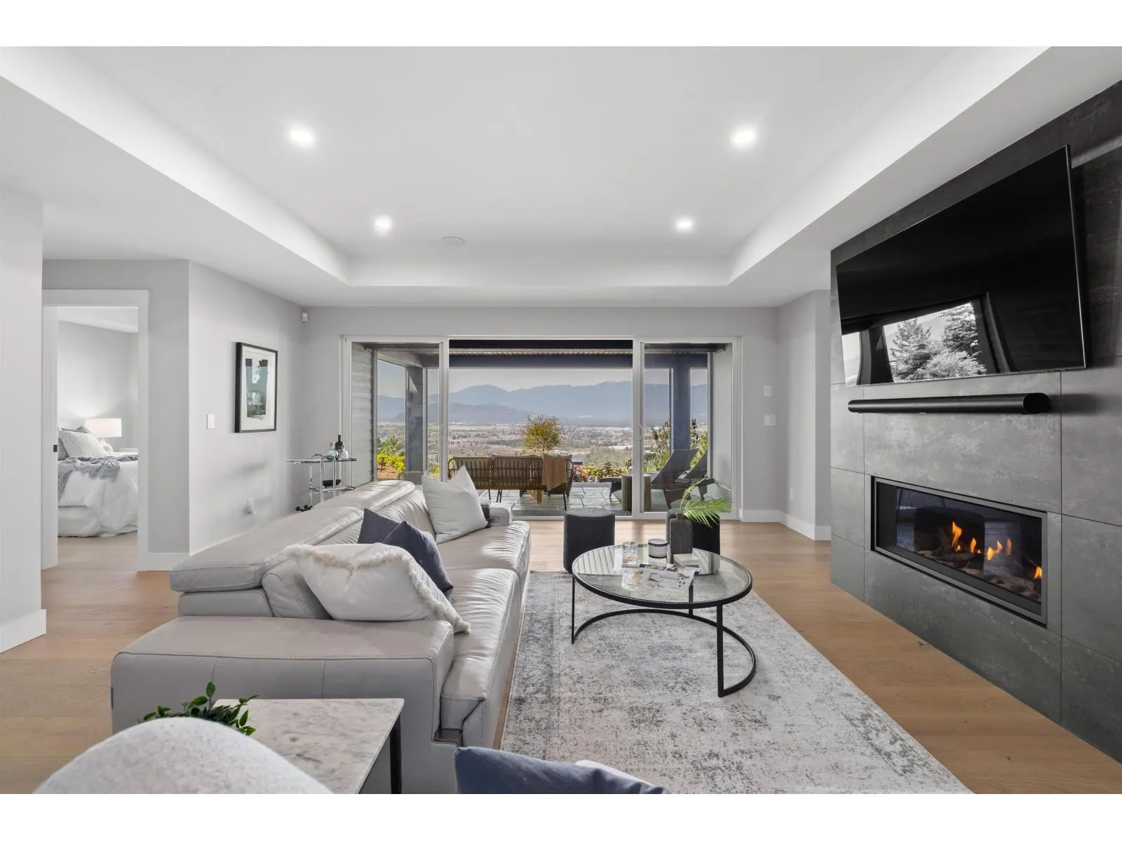 5487 MACLACHLAN PLACE|Promontory
