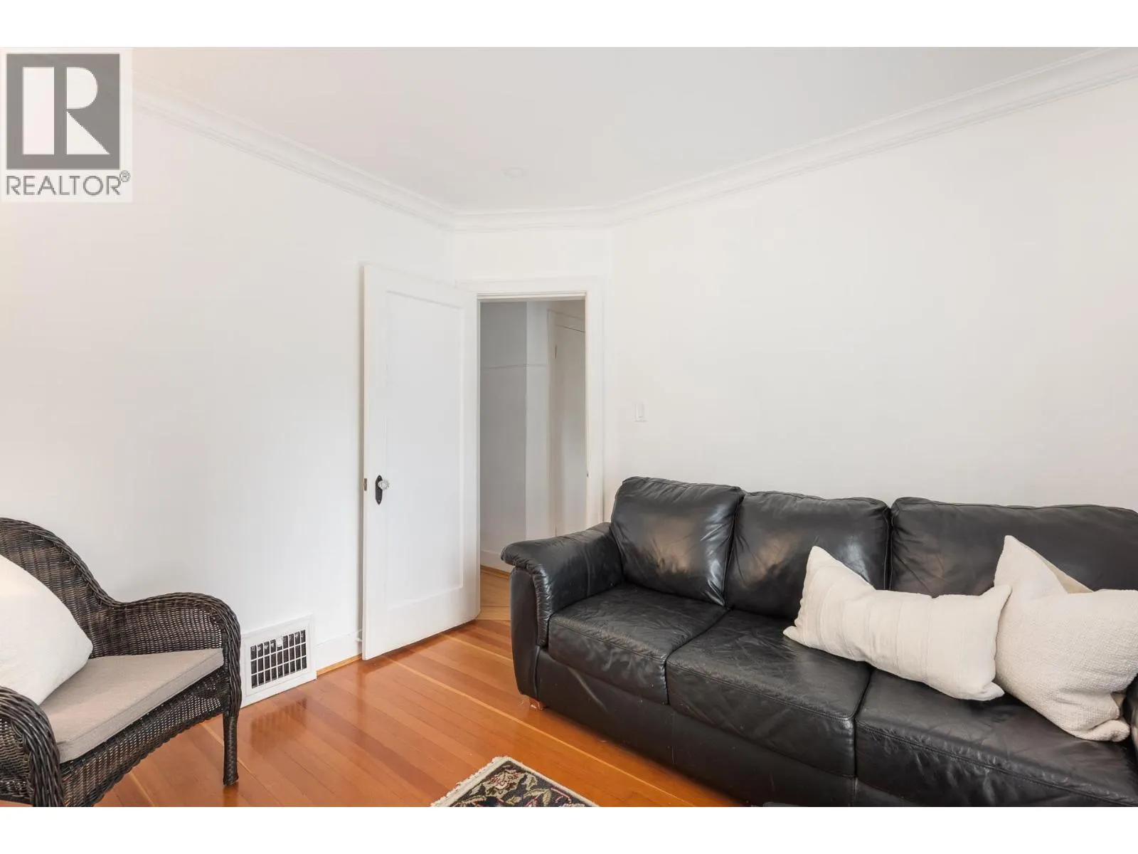 438 4TH STREET