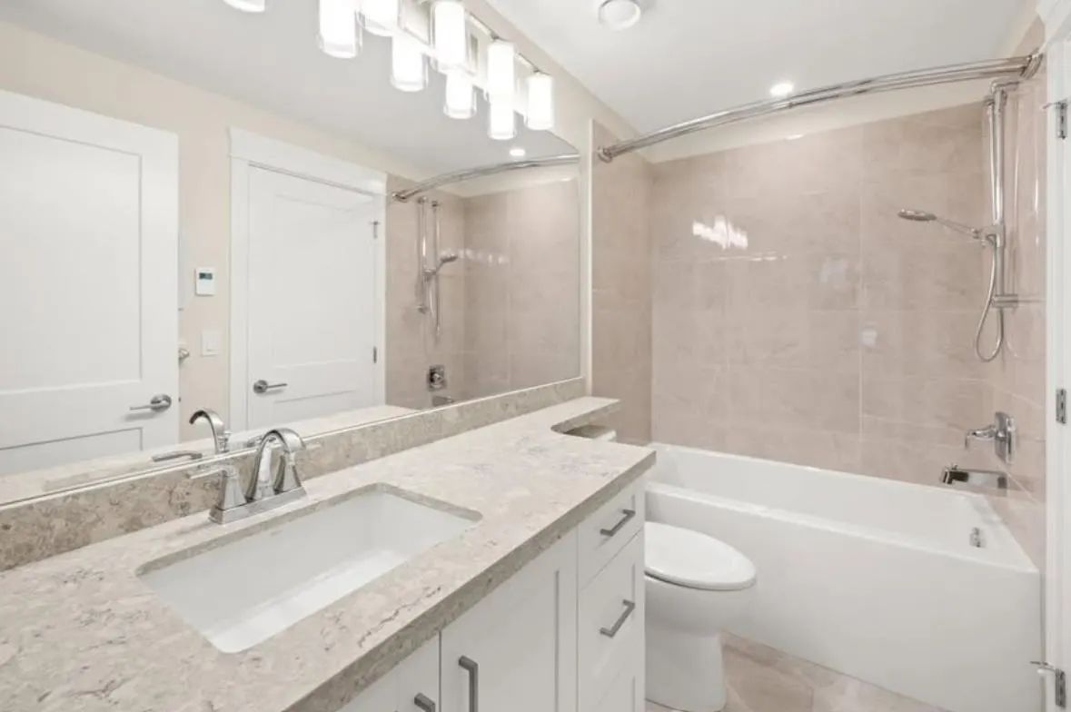 211 20932 83 AVENUE