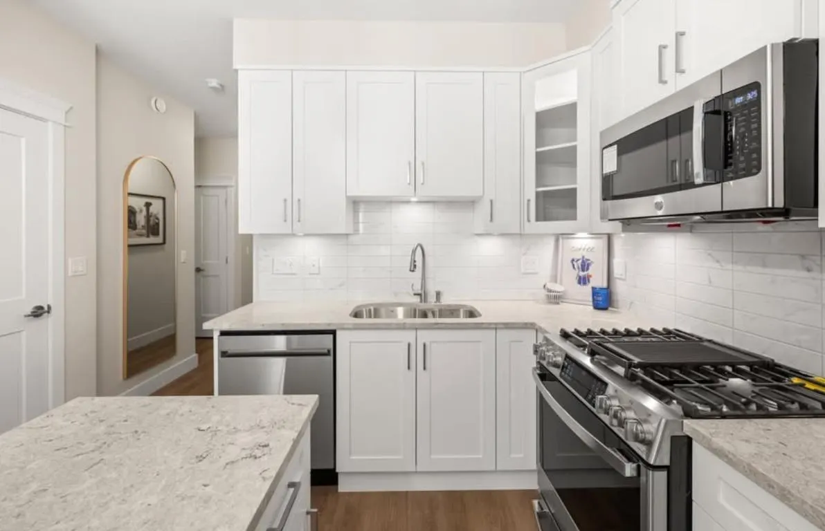 211 20932 83 AVENUE