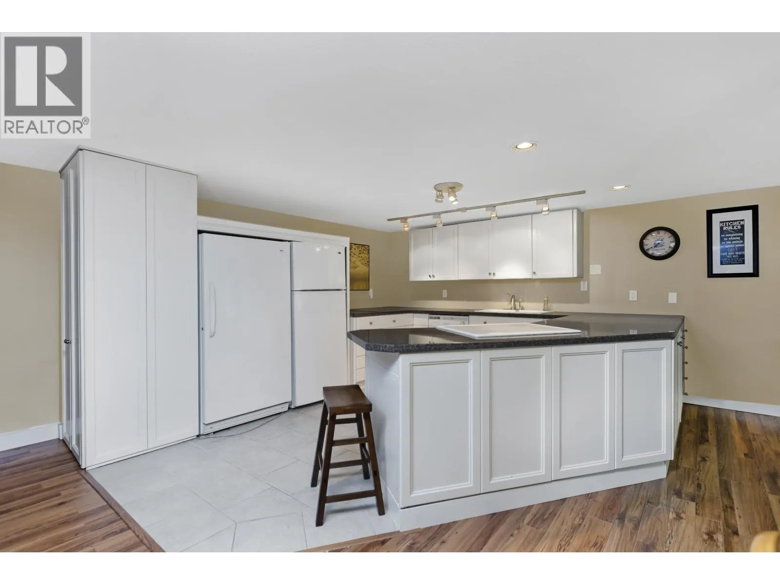 3420 ROCKVIEW PLACE