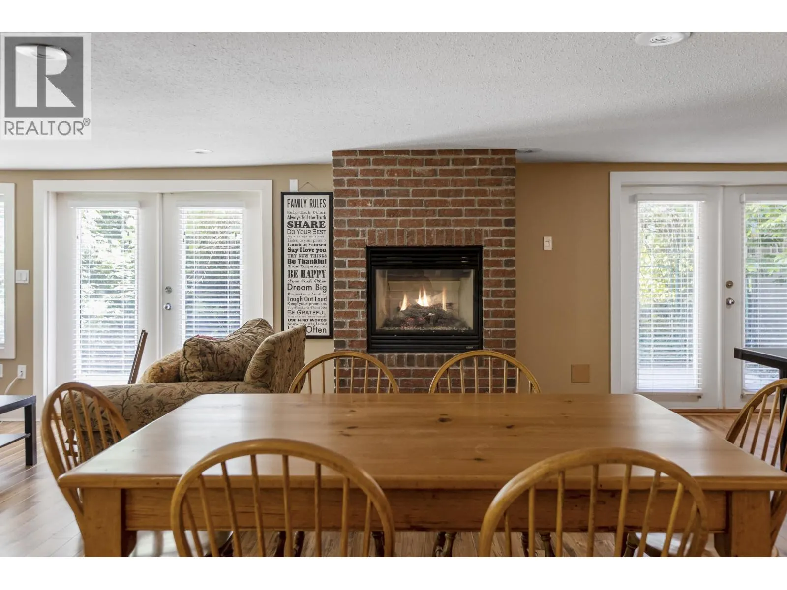 3420 ROCKVIEW PLACE