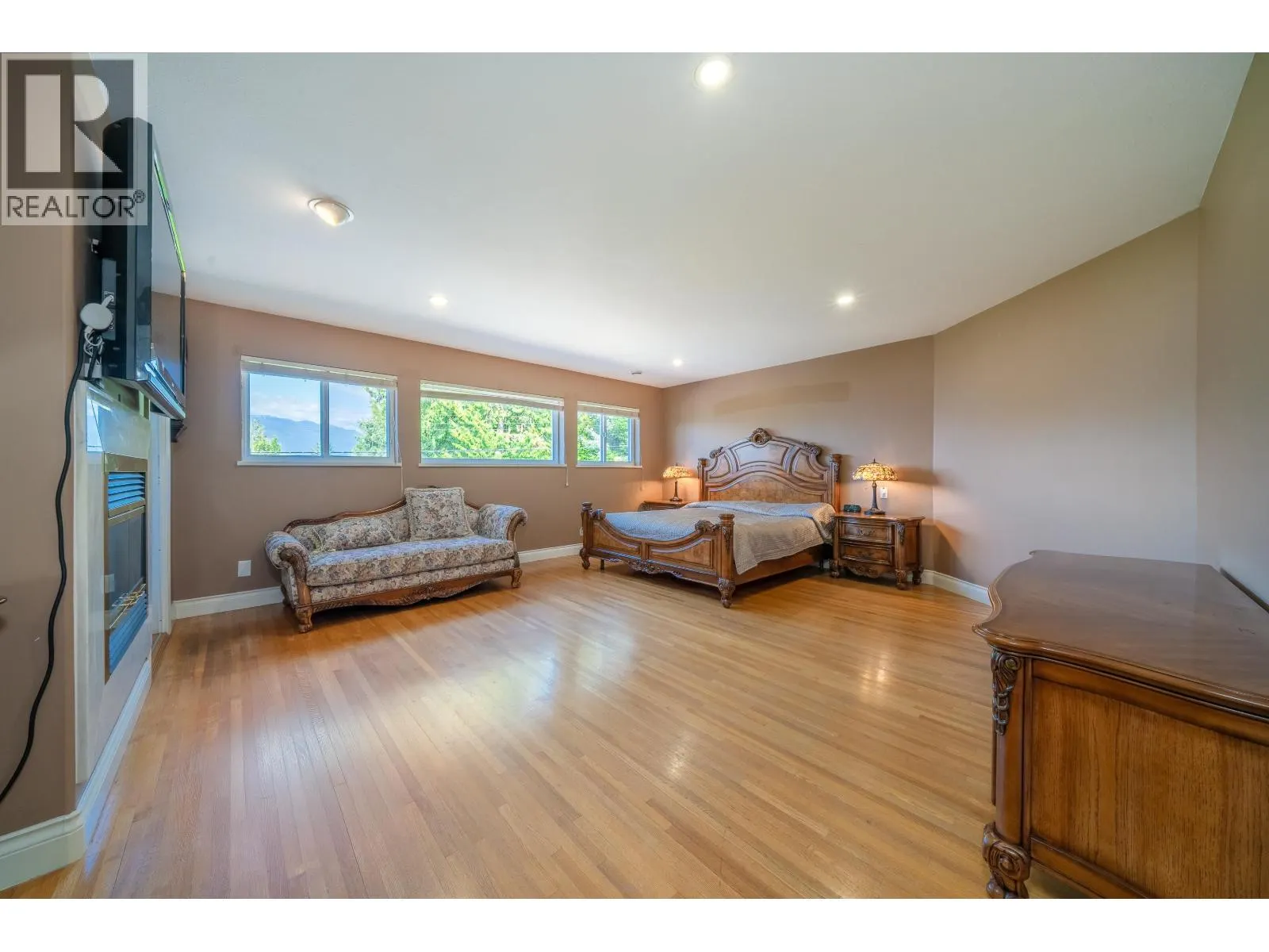 7287 PANDORA STREET