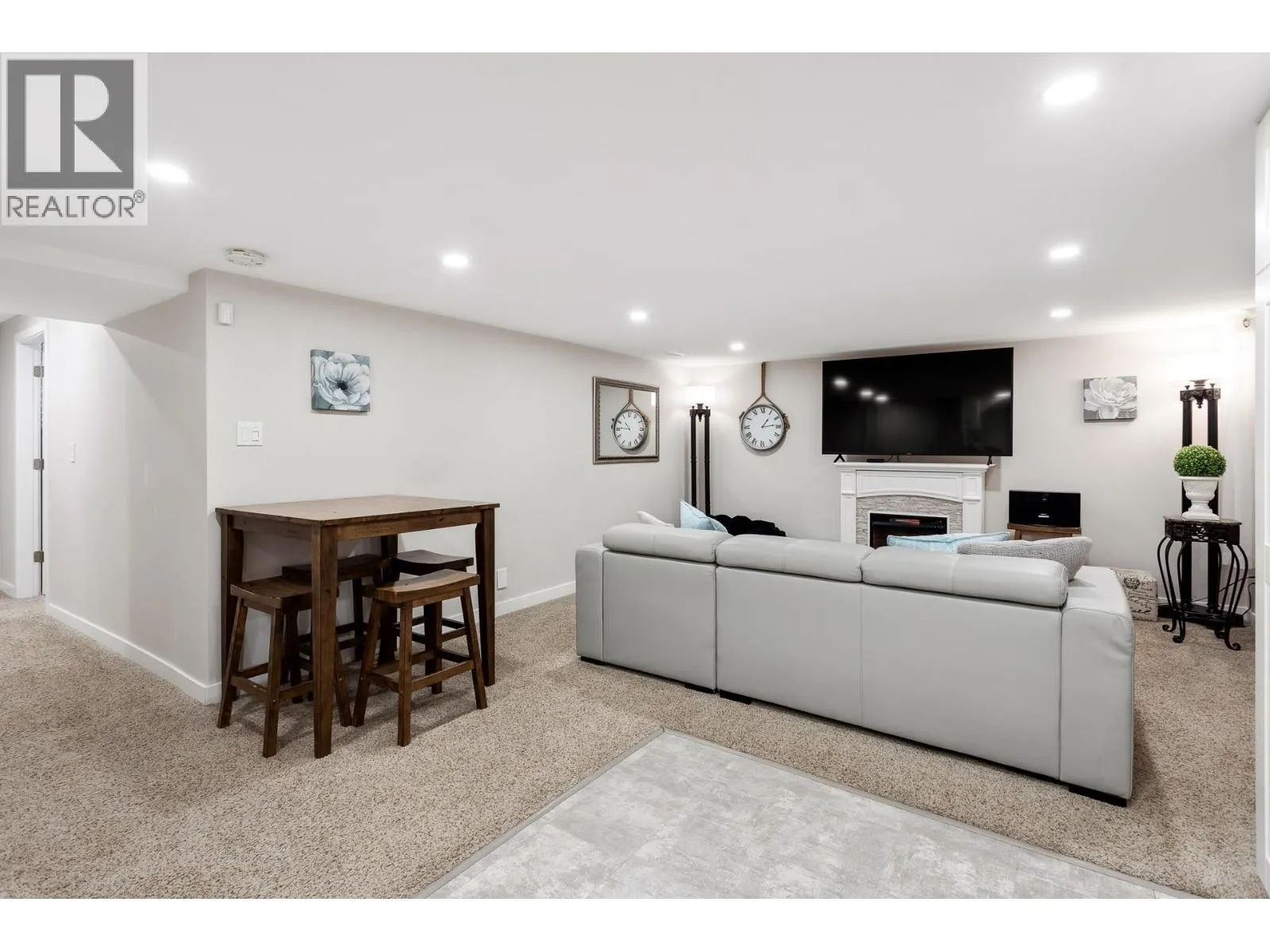 2443 LECLAIR DRIVE