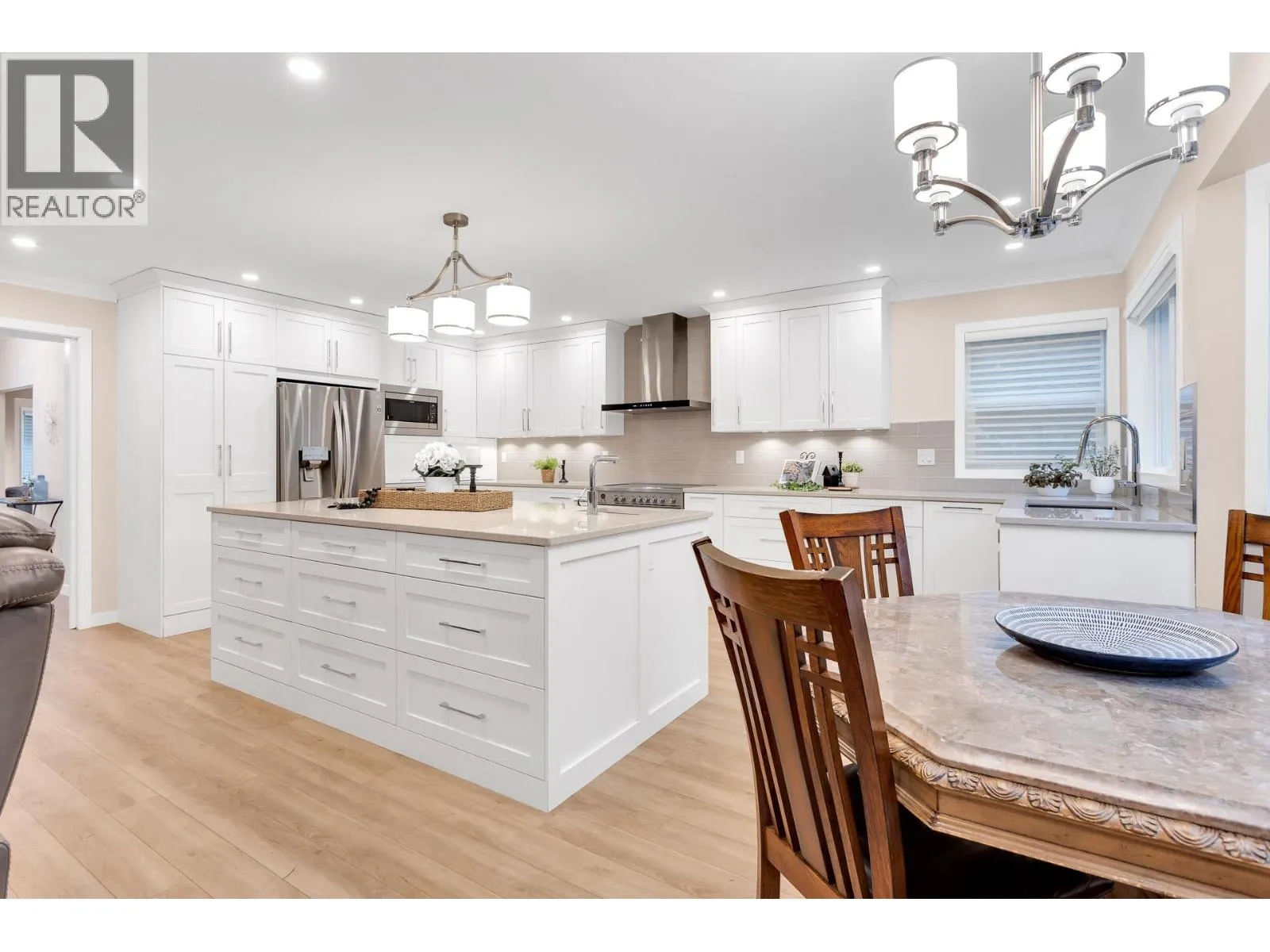 2443 LECLAIR DRIVE
