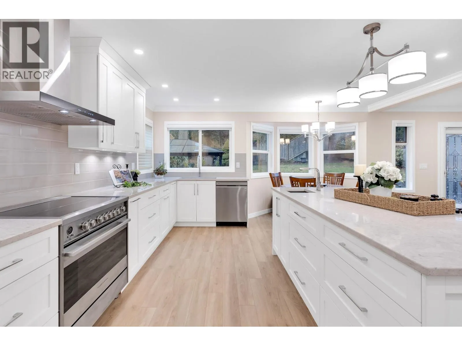 2443 LECLAIR DRIVE