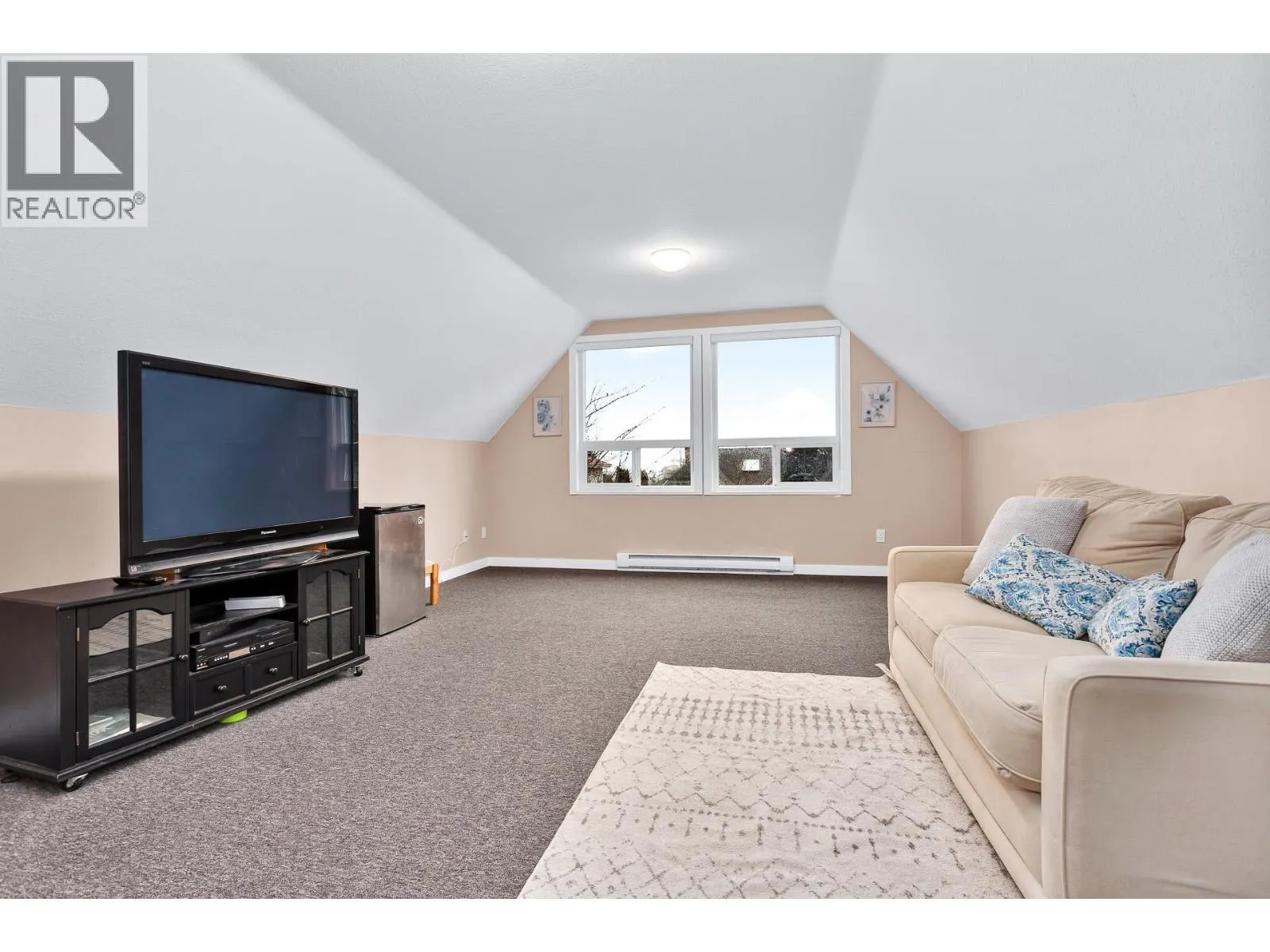 2443 LECLAIR DRIVE