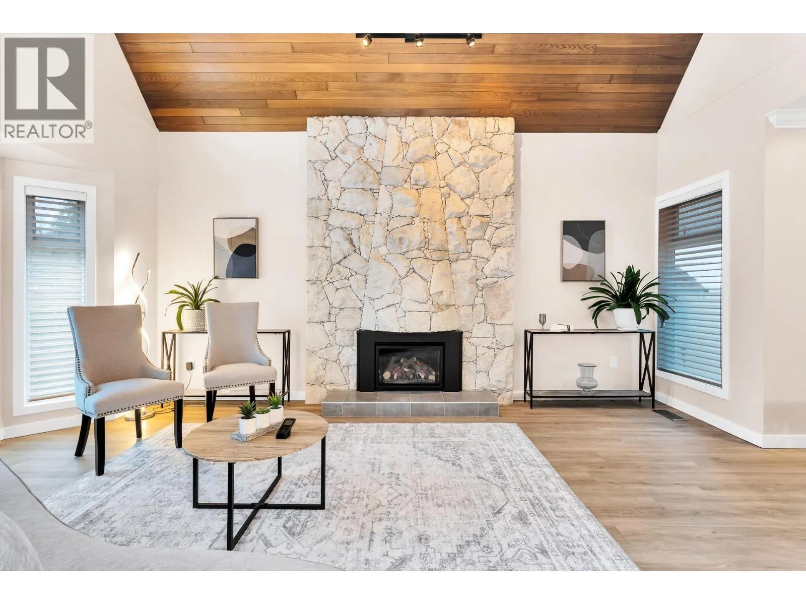 2443 LECLAIR DRIVE