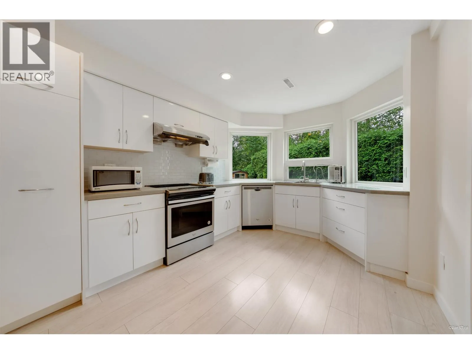 12 PARKDALE PLACE