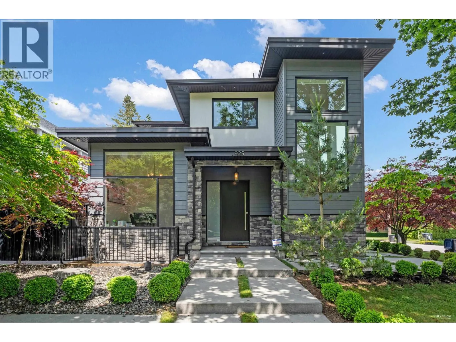 929 FOURTH STREET