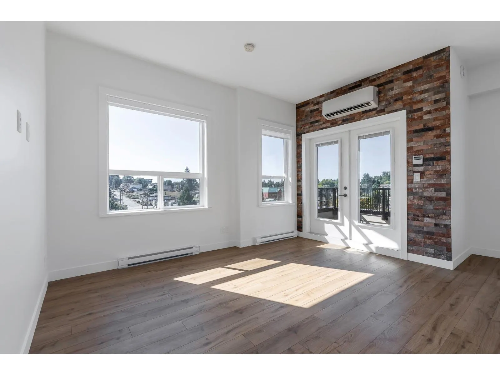 514 2493 MONTROSE AVENUE