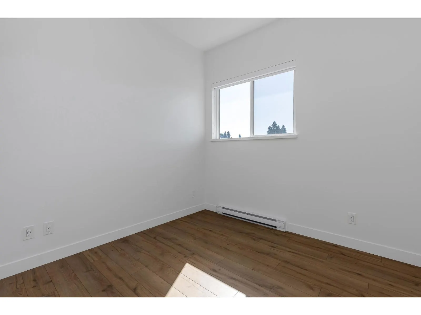 514 2493 MONTROSE AVENUE