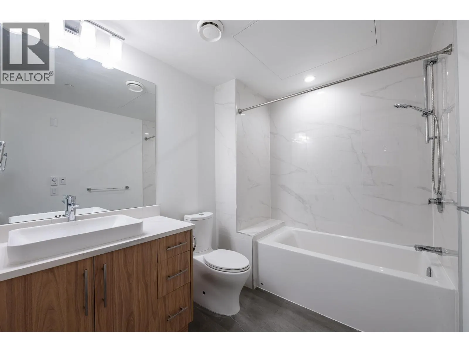 101 11718 224 STREET