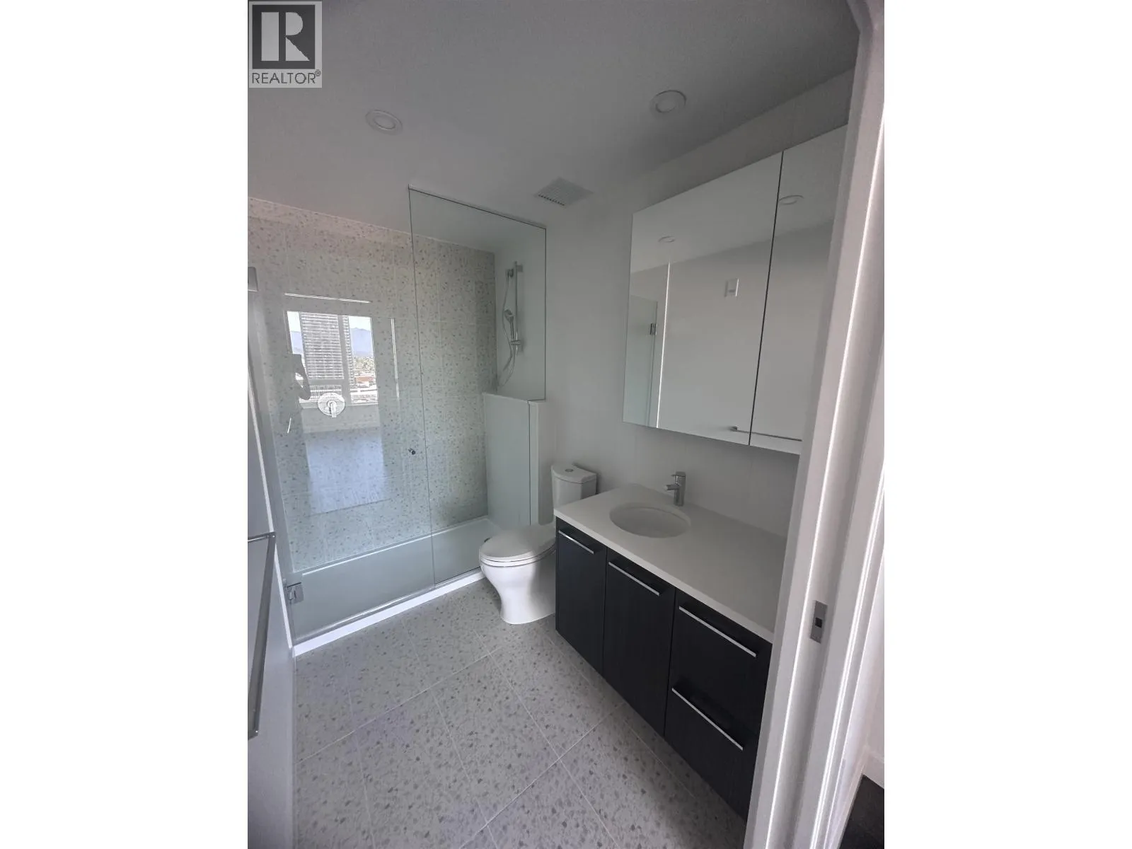 2501 2425 ALPHA AVENUE