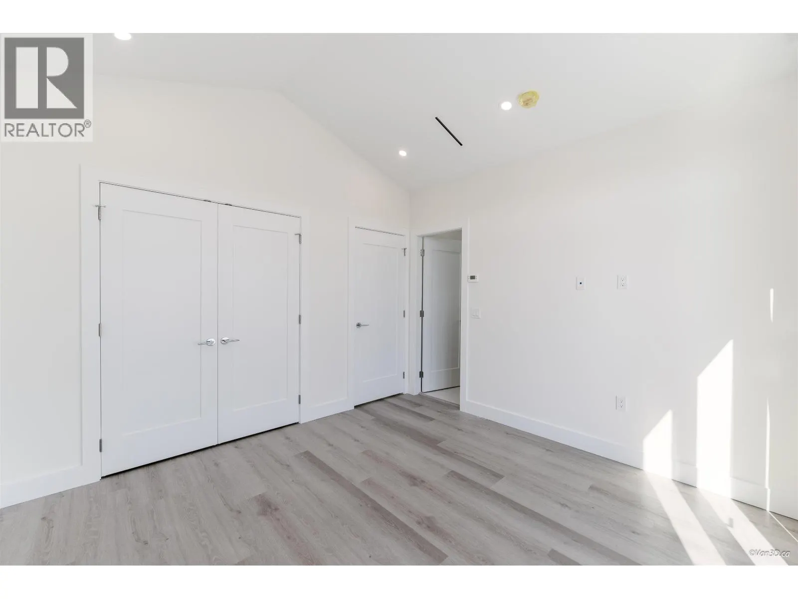 5852 FORGLEN DRIVE