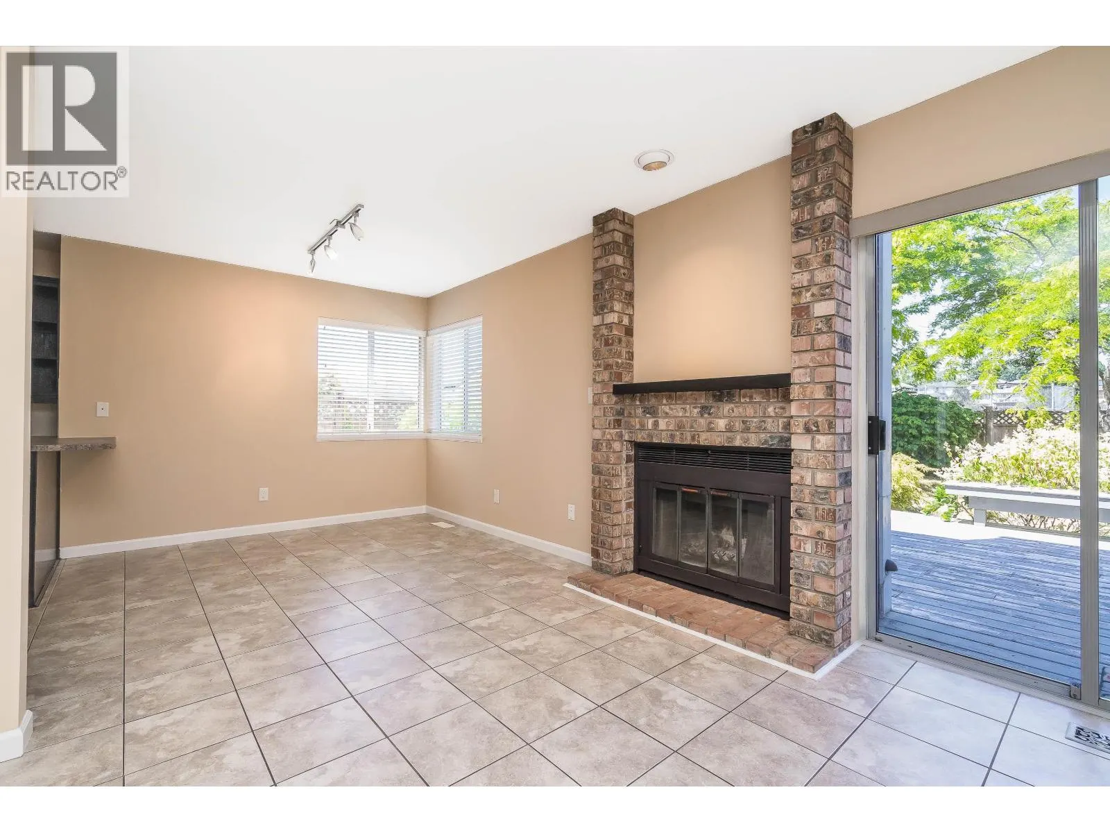 915 CITADEL DRIVE