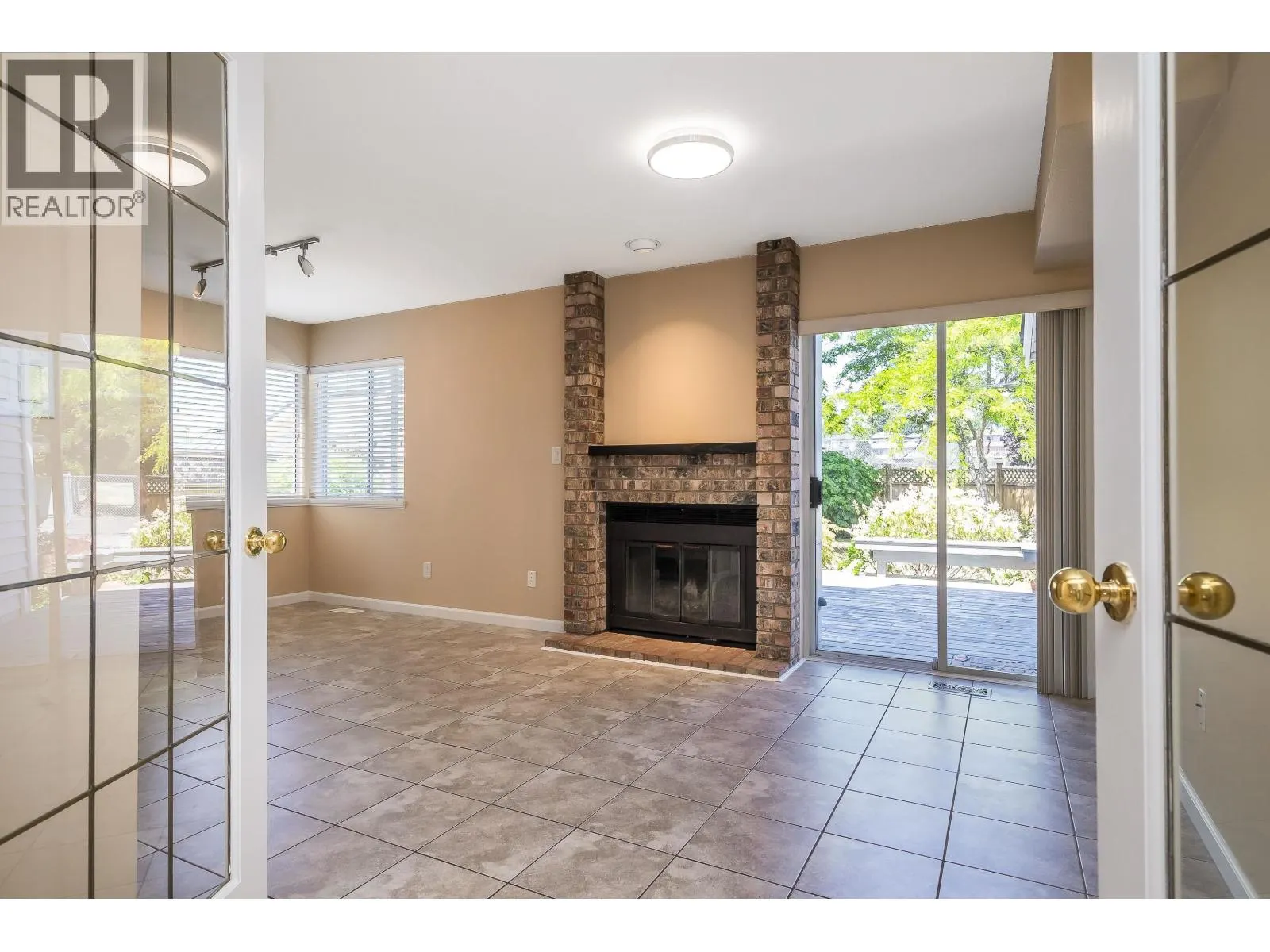915 CITADEL DRIVE