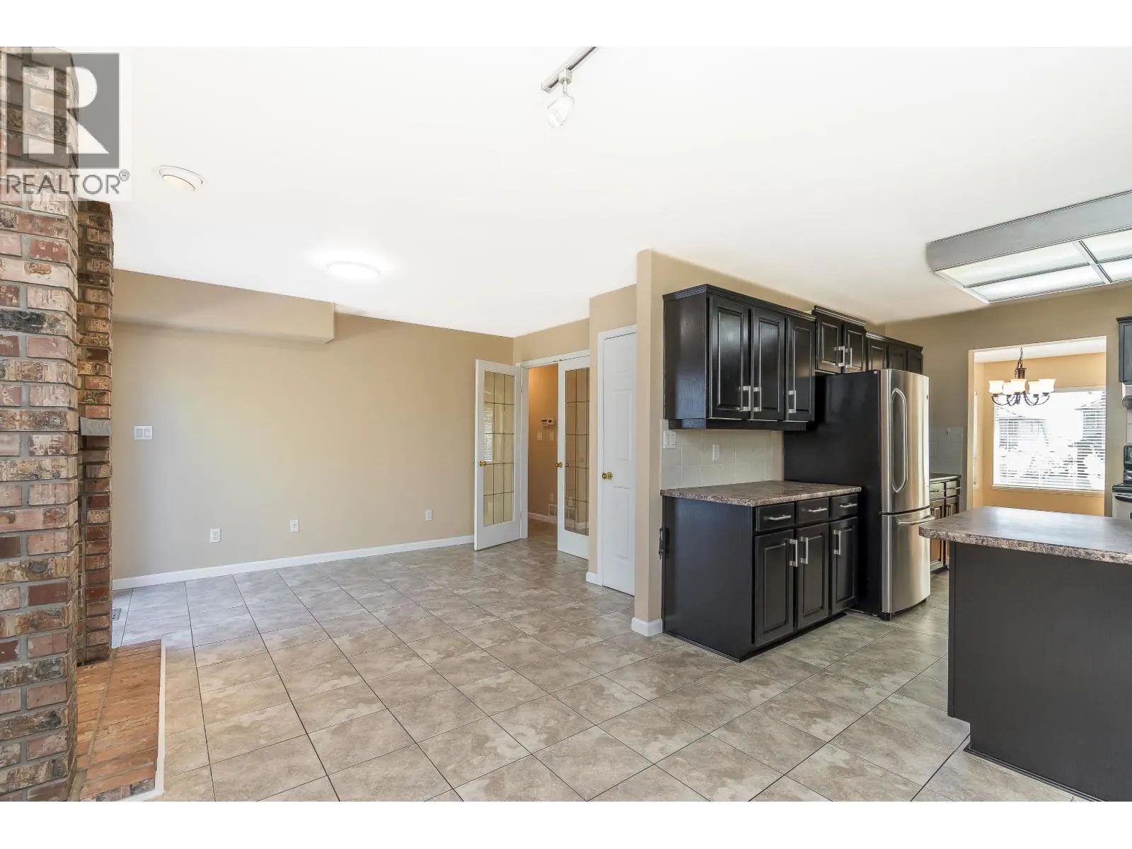 915 CITADEL DRIVE