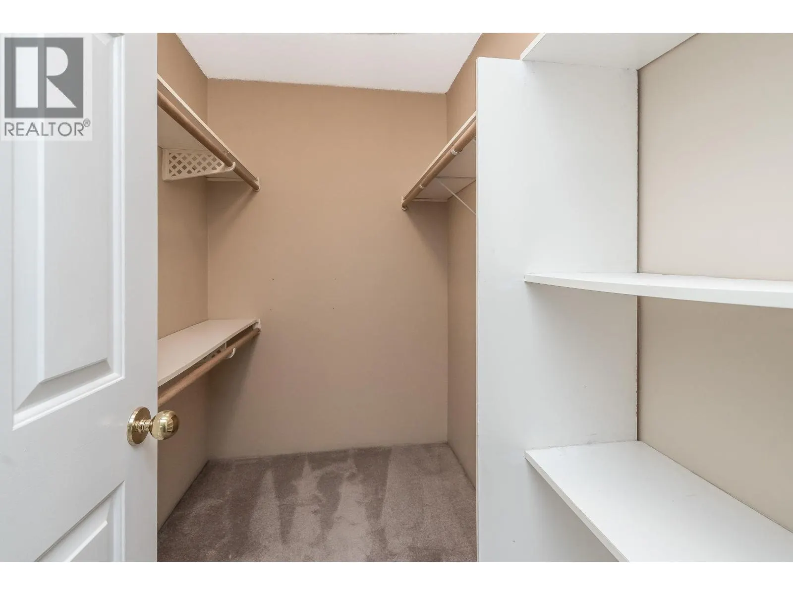 915 CITADEL DRIVE