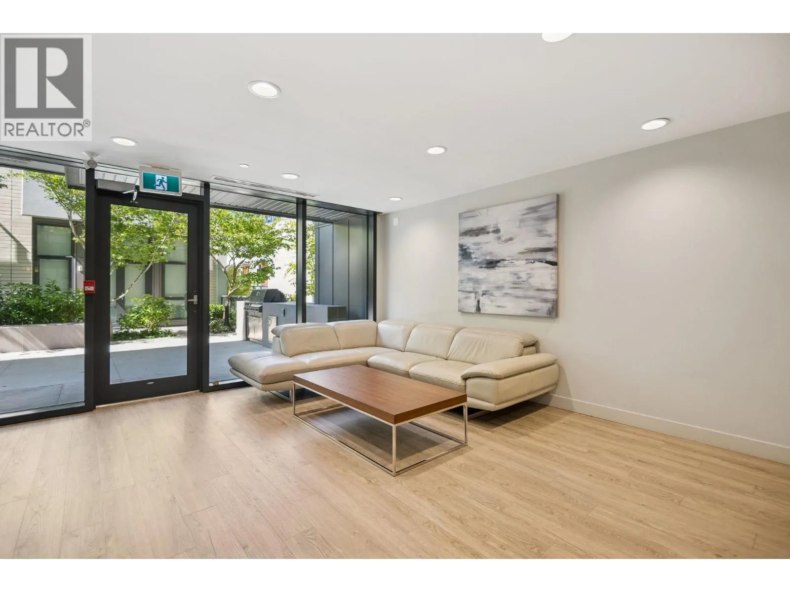 510 4427 CAMBIE STREET