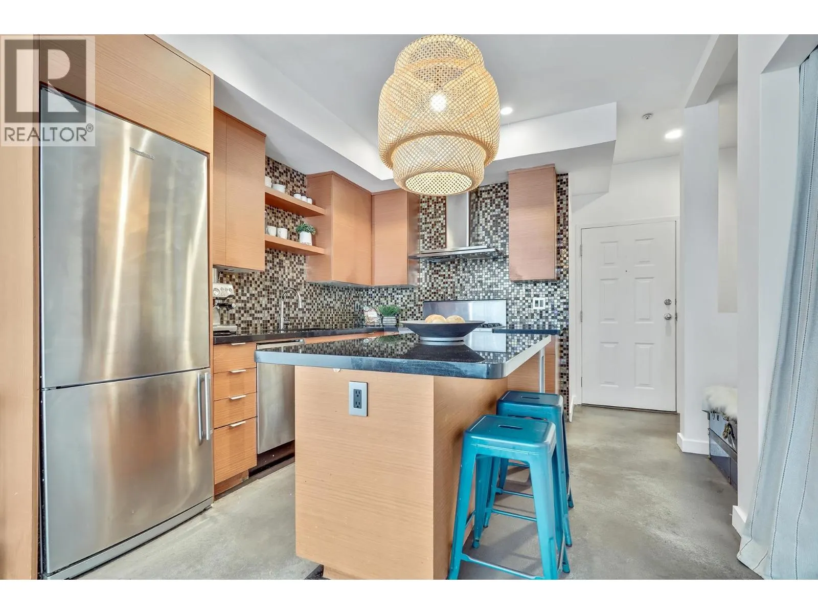 122 3440 W BROADWAY