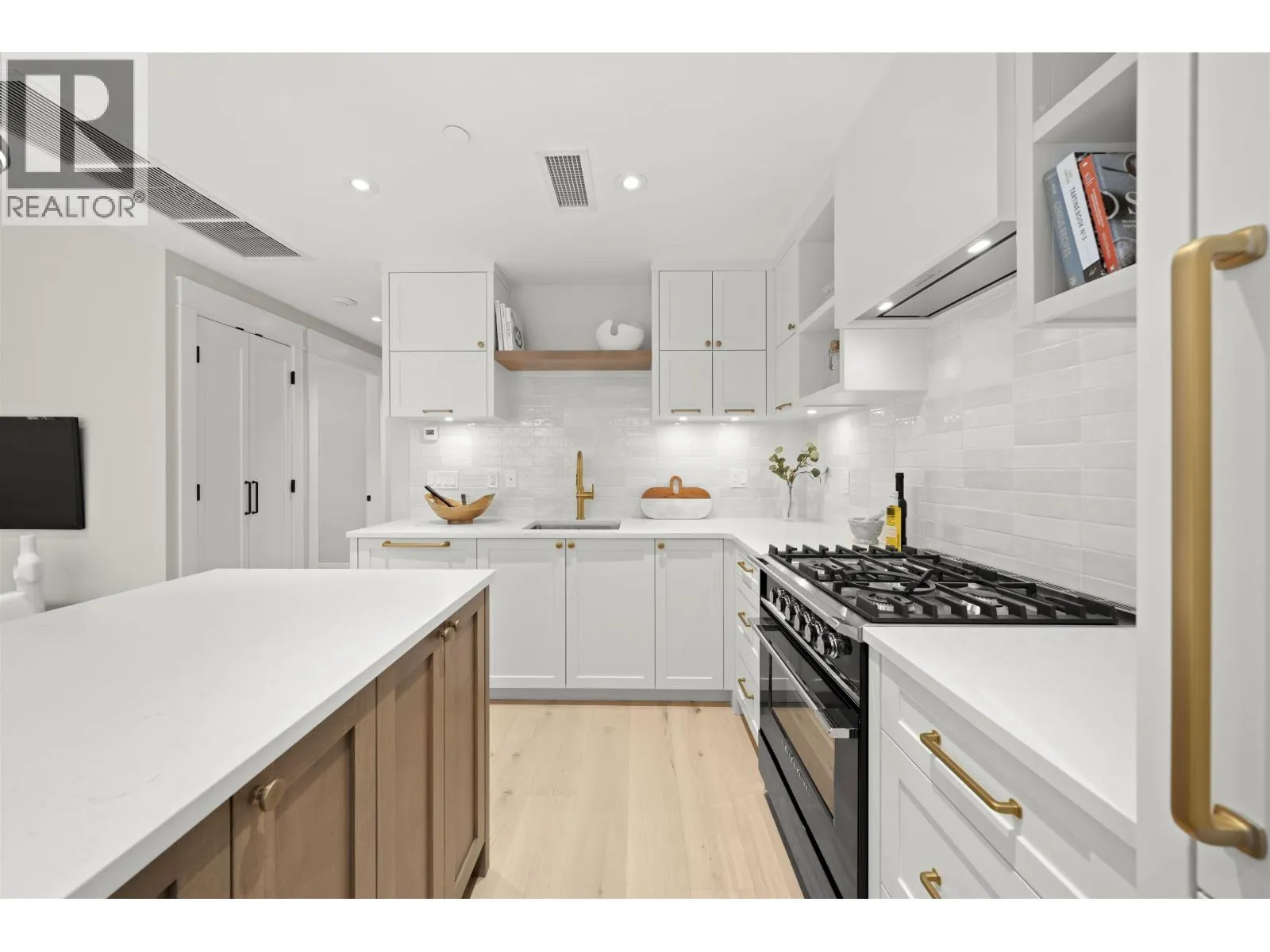 1458 W 45TH AVENUE