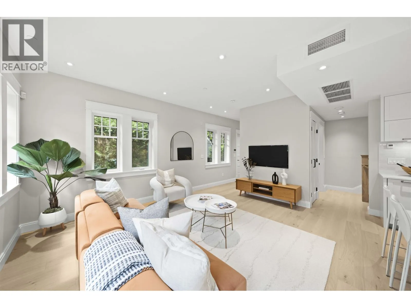 1458 W 45TH AVENUE
