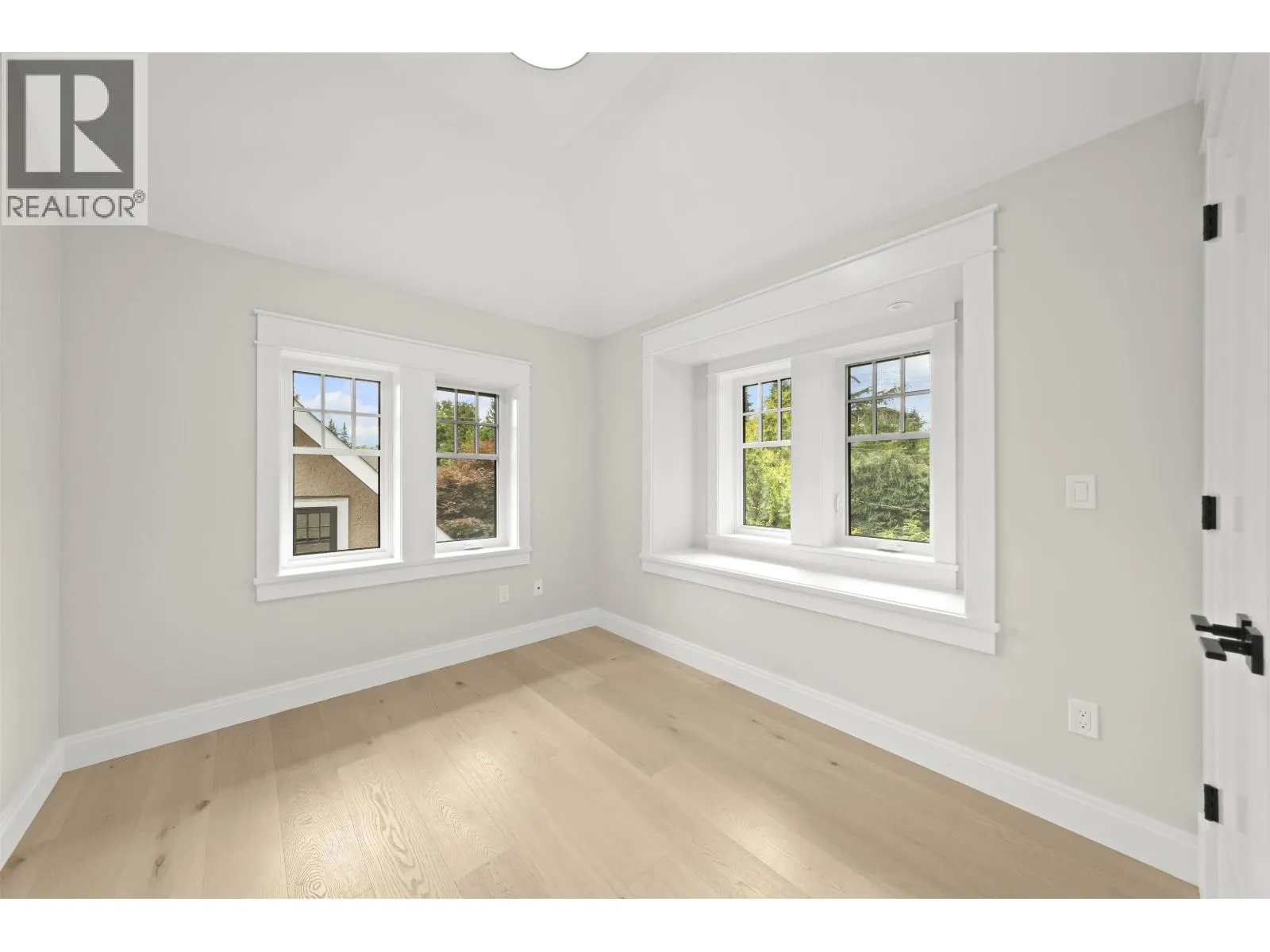 1458 W 45TH AVENUE