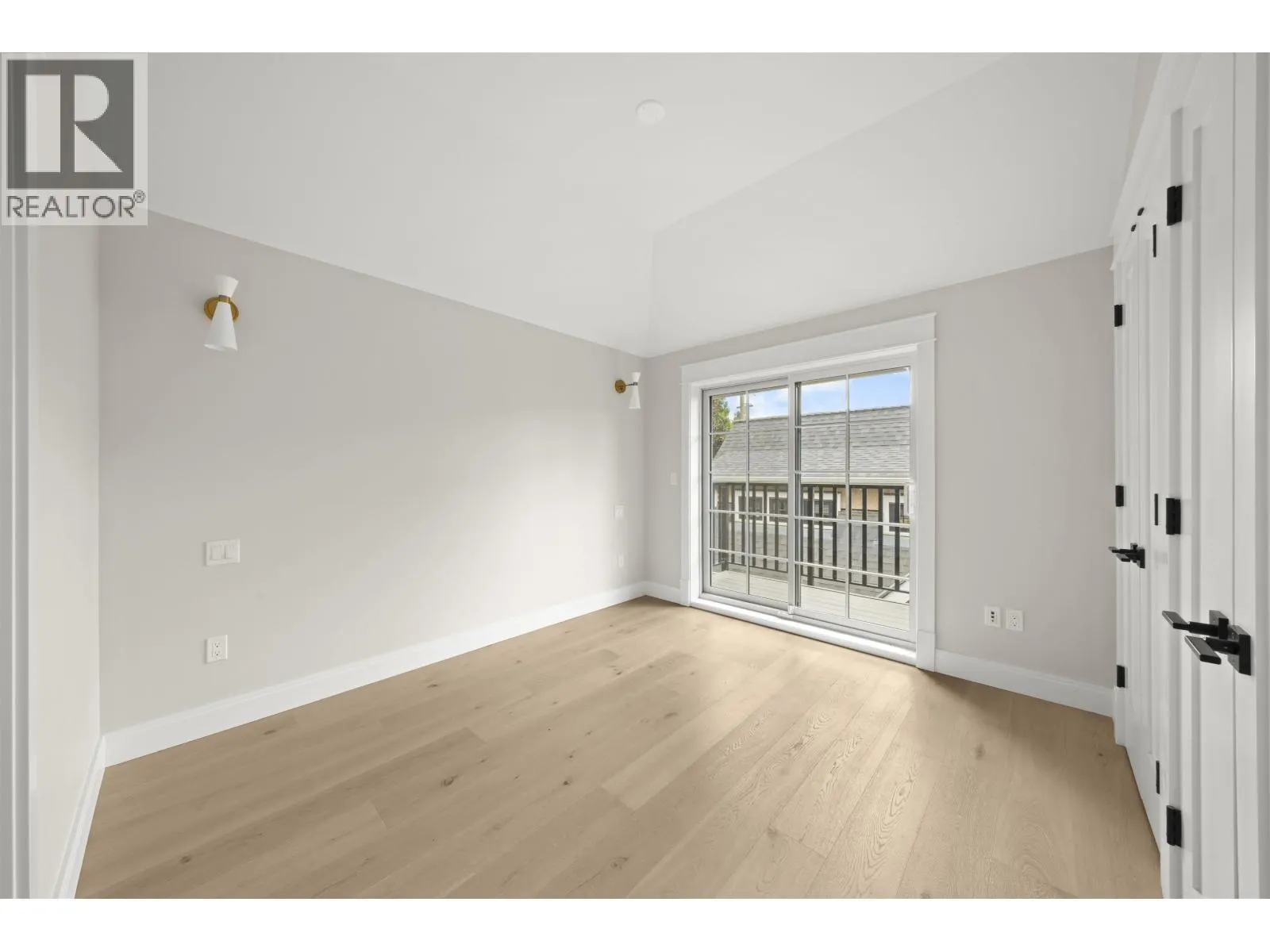 1458 W 45TH AVENUE